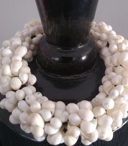 White shell bracelet